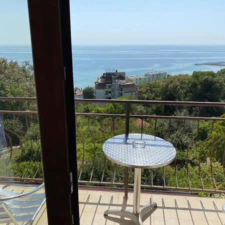 아파트 Rai-only Adults